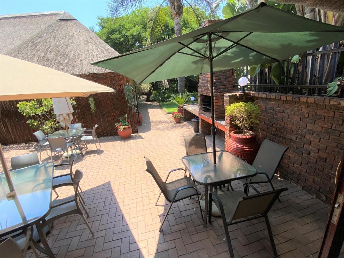 Safari Club Guest Lodge Or Tambo International Airport Kempton Park Exterior foto