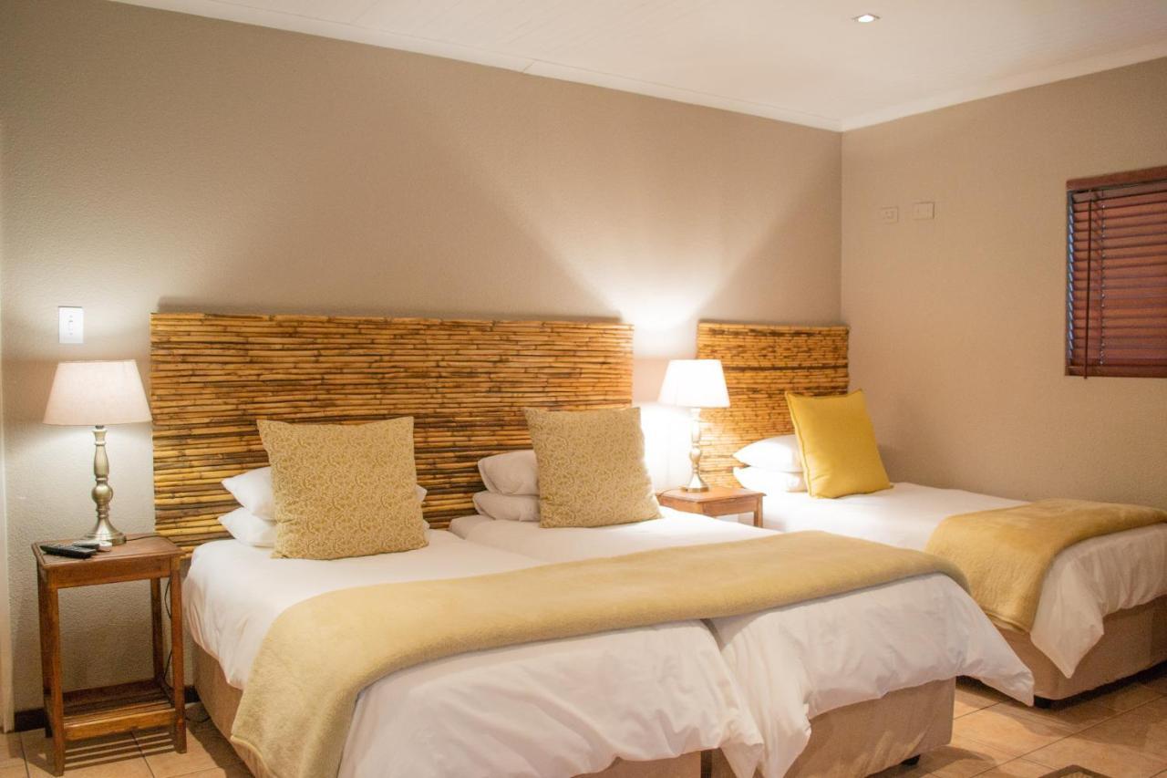 Safari Club Guest Lodge Or Tambo International Airport Kempton Park Exterior foto