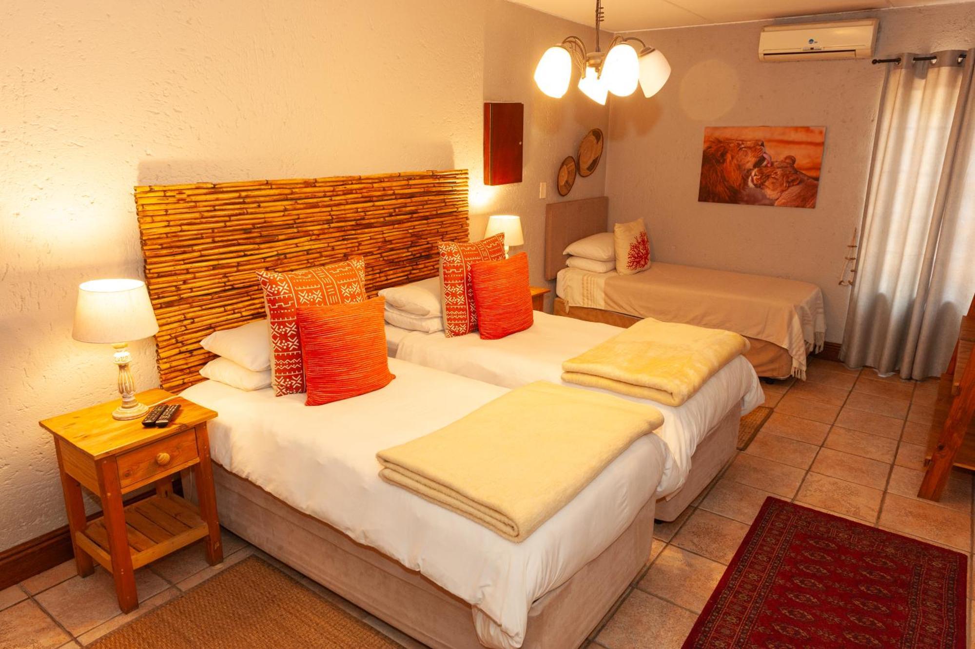 Safari Club Guest Lodge Or Tambo International Airport Kempton Park Exterior foto